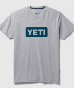 Camiseta YETI LOGO BADGE PREMIUM T-SHIRT – Grey/Navy
