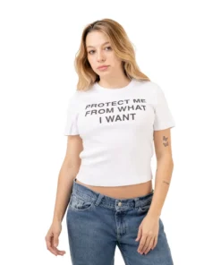 REMERA COMPLOT PROTECT ME BLA MUJER